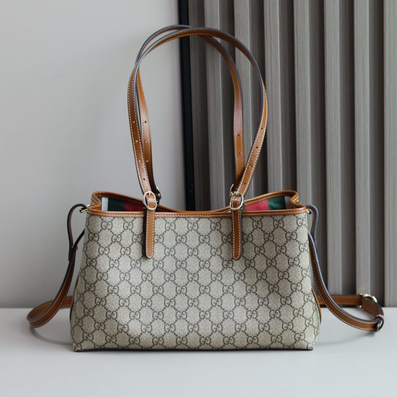 GG Emblem medium tote bag - Image 2