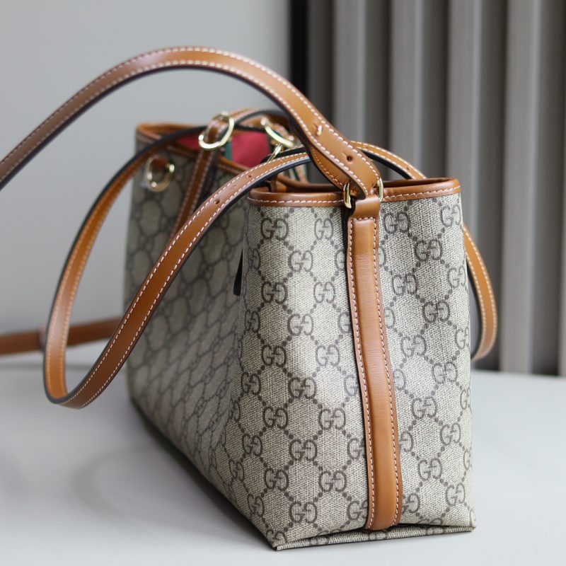 GG Emblem medium tote bag - Image 3