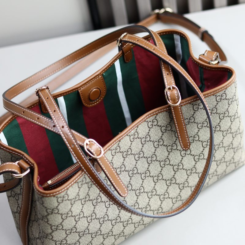 GG Emblem medium tote bag - Image 6