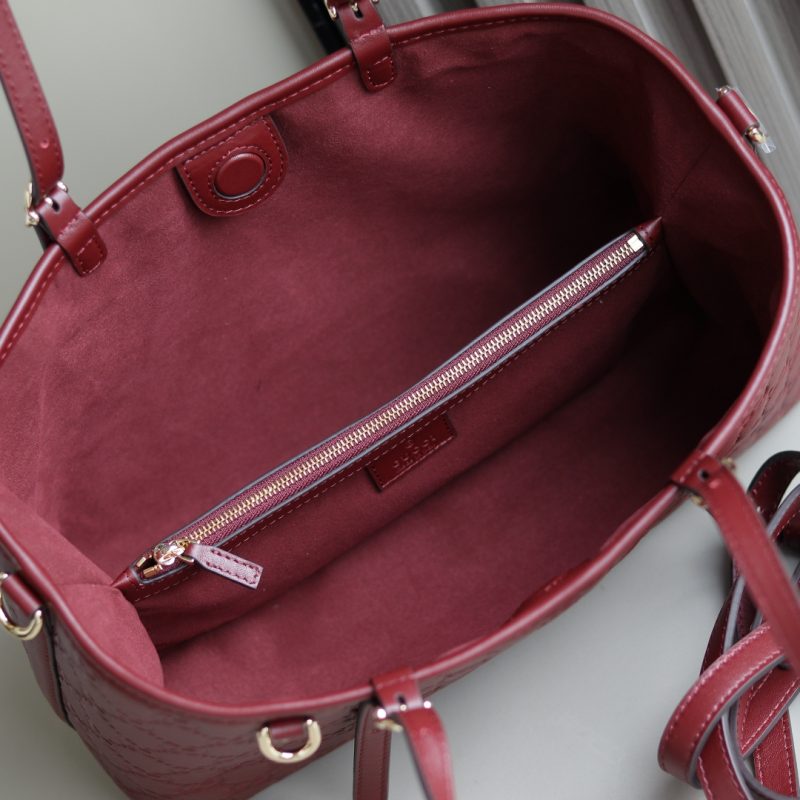 GG Emblem medium tote bag - Image 8