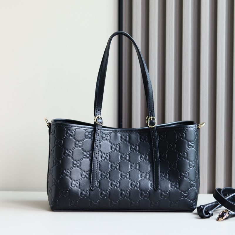 GG Emblem medium tote bag - Image 4