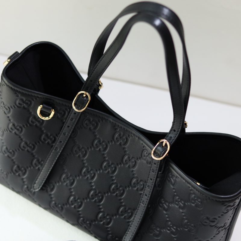 GG Emblem medium tote bag - Image 6