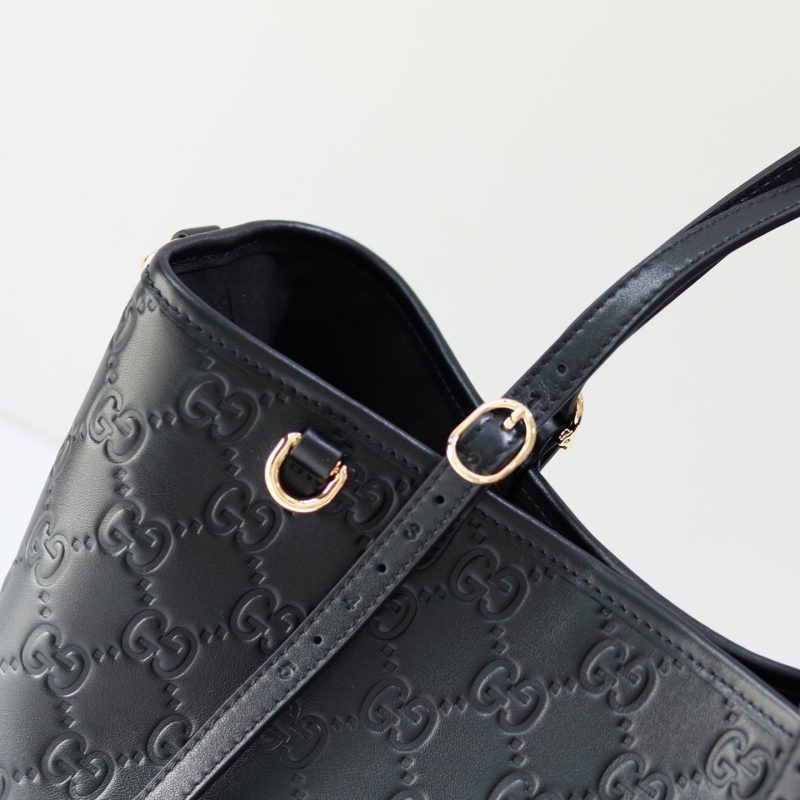 GG Emblem medium tote bag - Image 7
