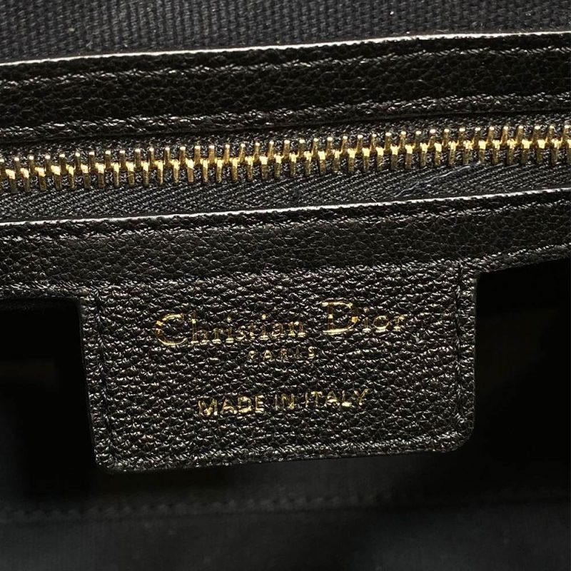 Dior Medium Dior Voyage Bag(high-end grade) - Image 7