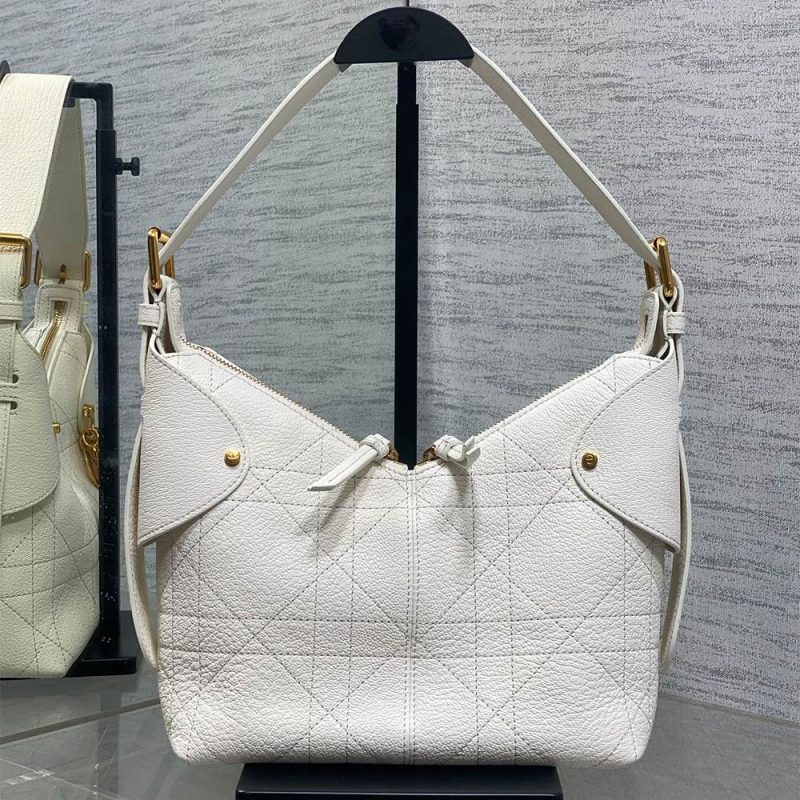 Dior Small Dior Voyage Bag(high-end grade) - Image 4