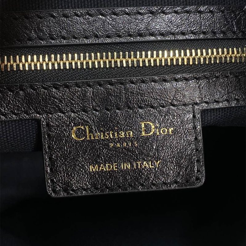 Dior Small Dior Voyage Bag(high-end grade) - Image 7