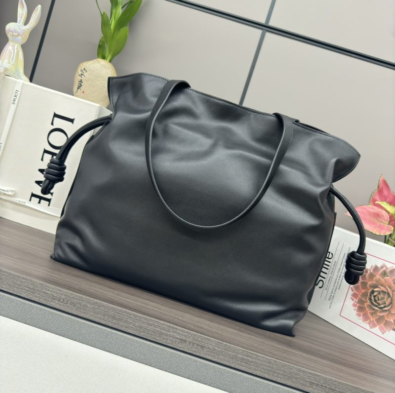 LOEWE Large Flamenco Nappa Leather Clutch(HIGH-END GRADE) - Image 4