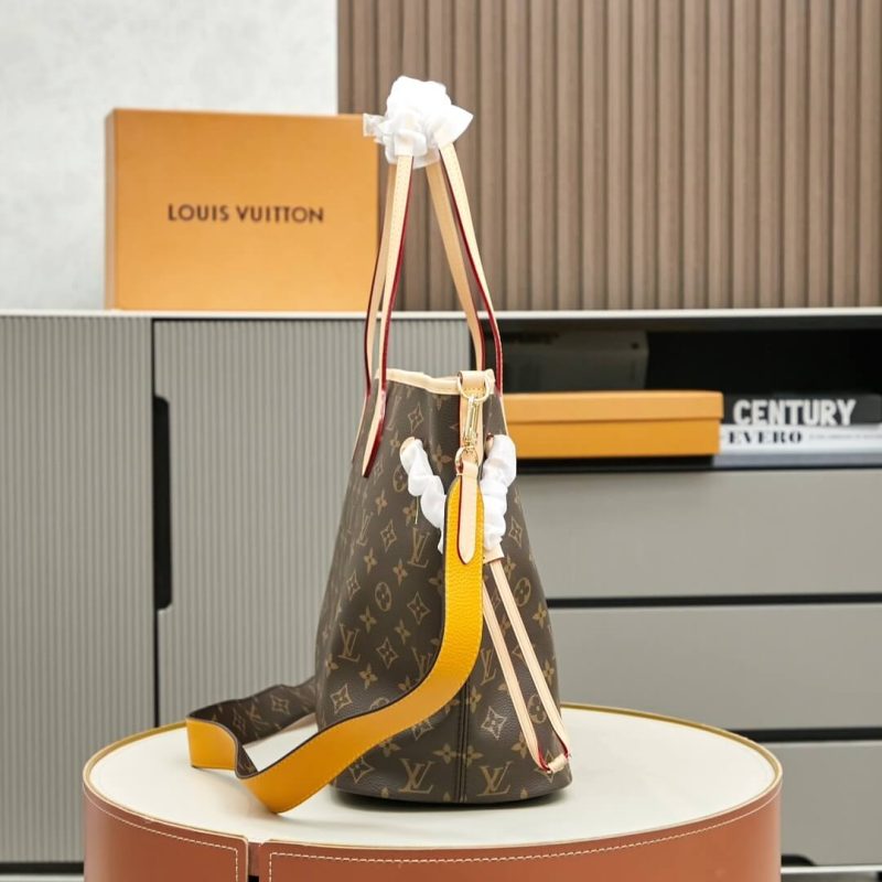 LV Neverfull Bandoulière Inside Out MM - Image 3