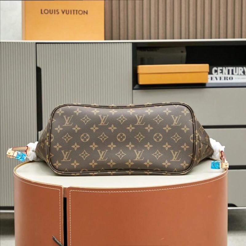 LV Neverfull Bandoulière Inside Out MM - Image 5