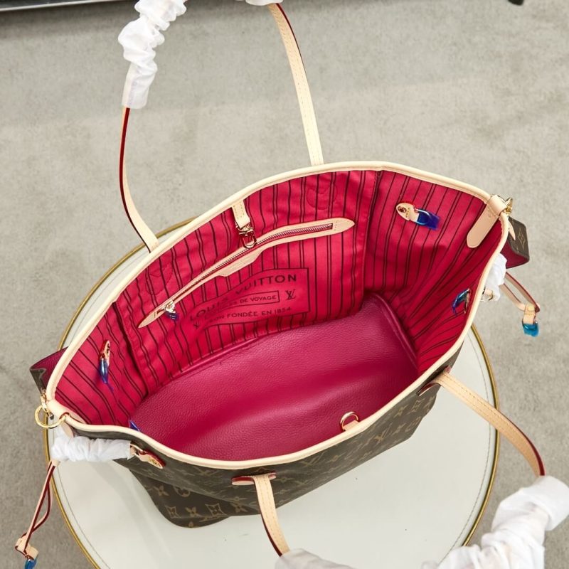 LV Neverfull Bandoulière Inside Out MM - Image 8