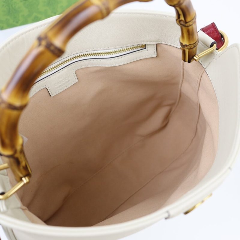 Gucci Diana Medium Shoulder Bag - Image 8