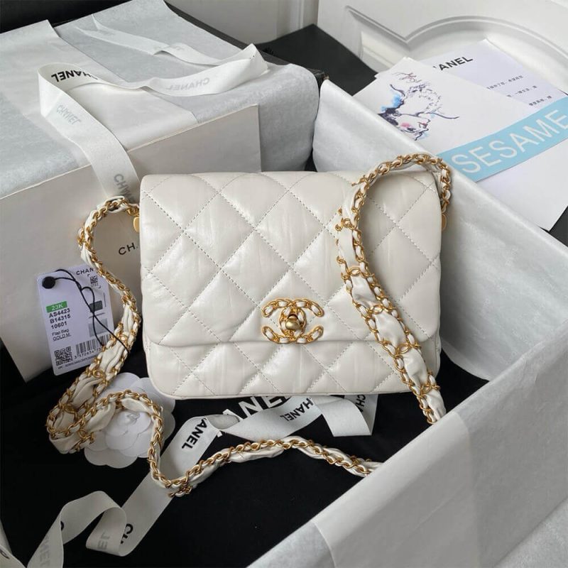 CHANEL MINI FLAP - Image 2