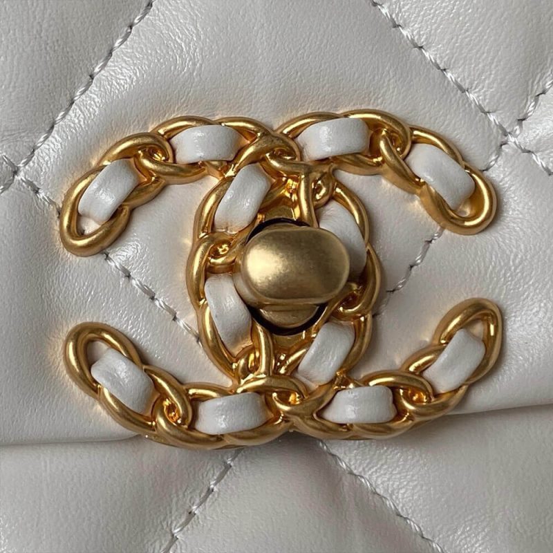 CHANEL MINI FLAP - Image 6
