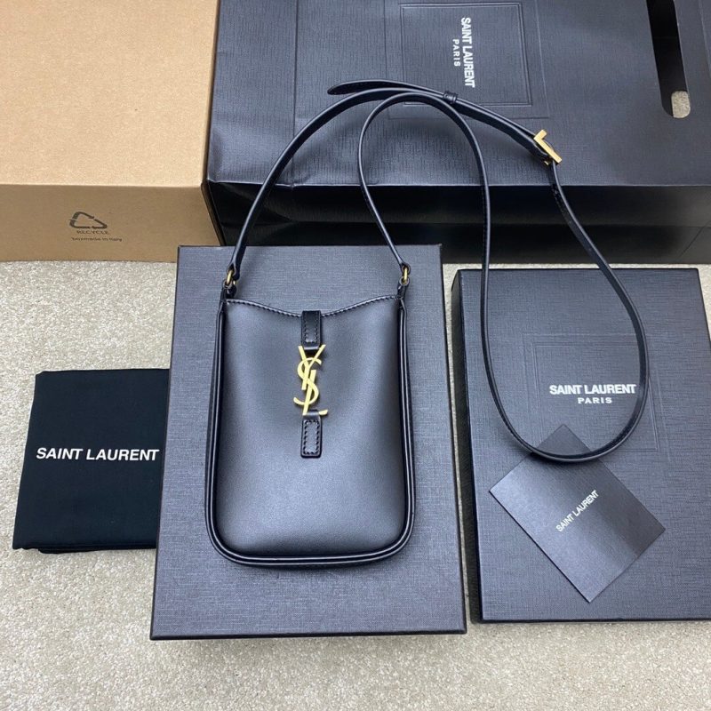 YSL Le 5 à 7 mini vertical bag in shiny leather - Image 2