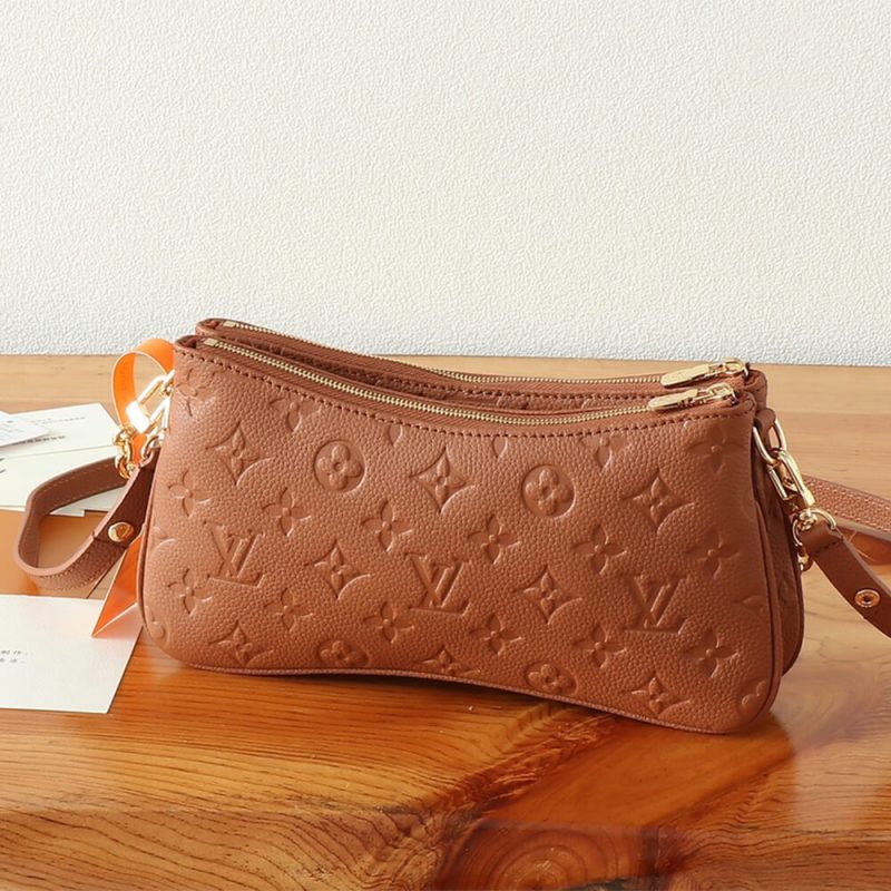 LV Liv Pochette - Image 4