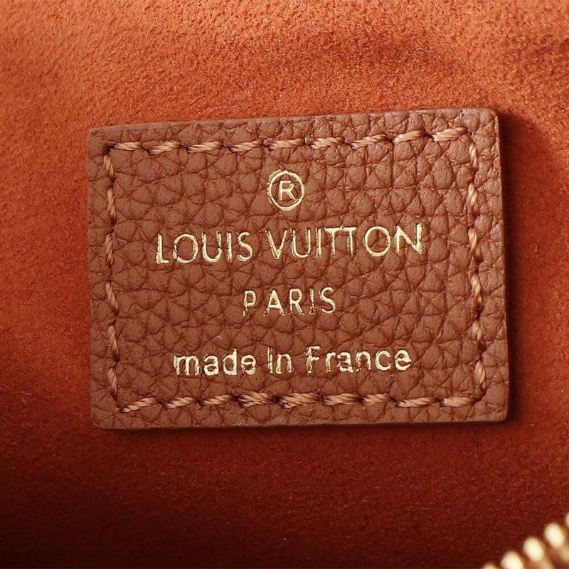LV Liv Pochette - Image 7