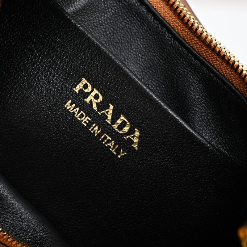 Prada Arqué small leather shoulder bag - Image 7