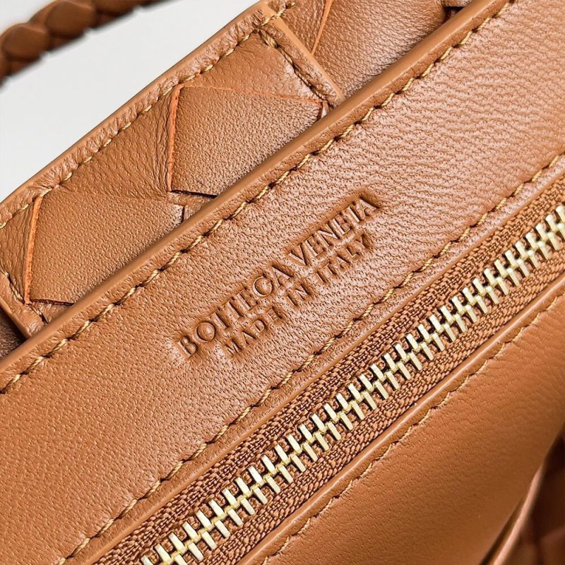 Bottega Veneta Small Andiamo - Image 7