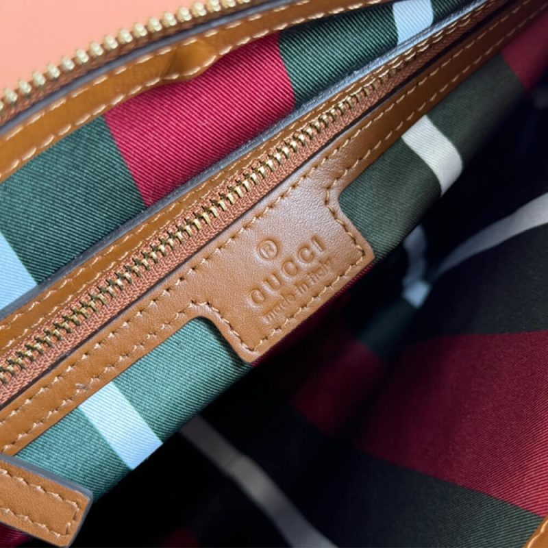 GG Emblem medium shoulder bag - Image 7