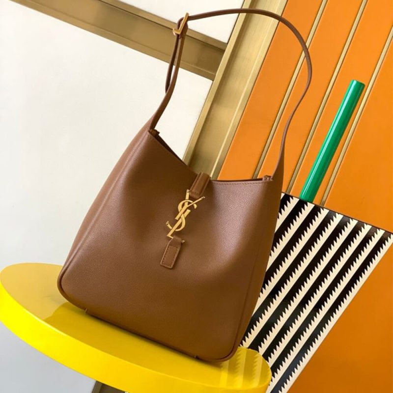 YSL LE 5 À 7 supple SMALL IN GRAINED LEATHER - Image 2