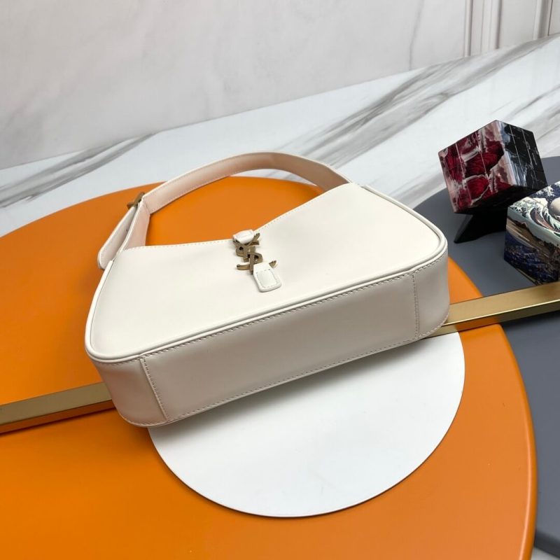 YSL LE 5 À 7 bag in smooth leather - Image 5