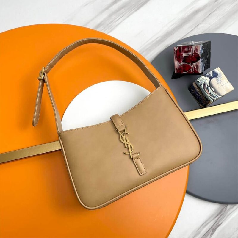 YSL LE 5 À 7 bag in smooth leather - Image 2