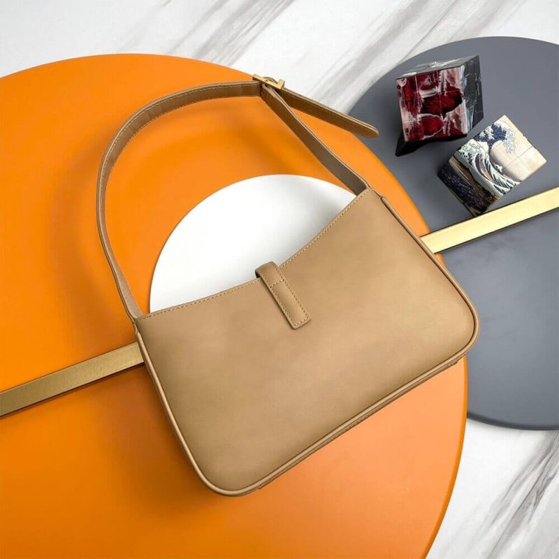 YSL LE 5 À 7 bag in smooth leather - Image 3