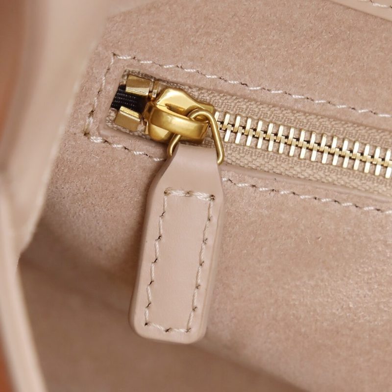 YSL LE 5 À 7 bag in smooth leather - Image 7