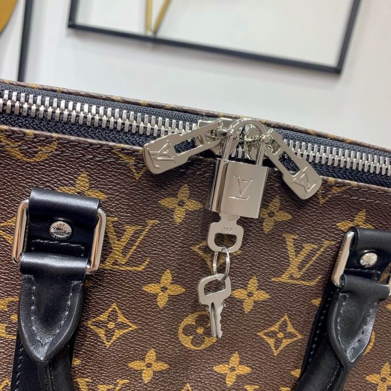 LV Keepall Bandoulière 55 - Image 6