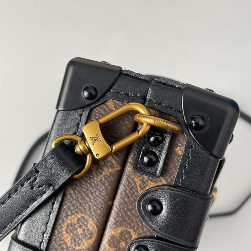 LV Petite Malle - Image 7